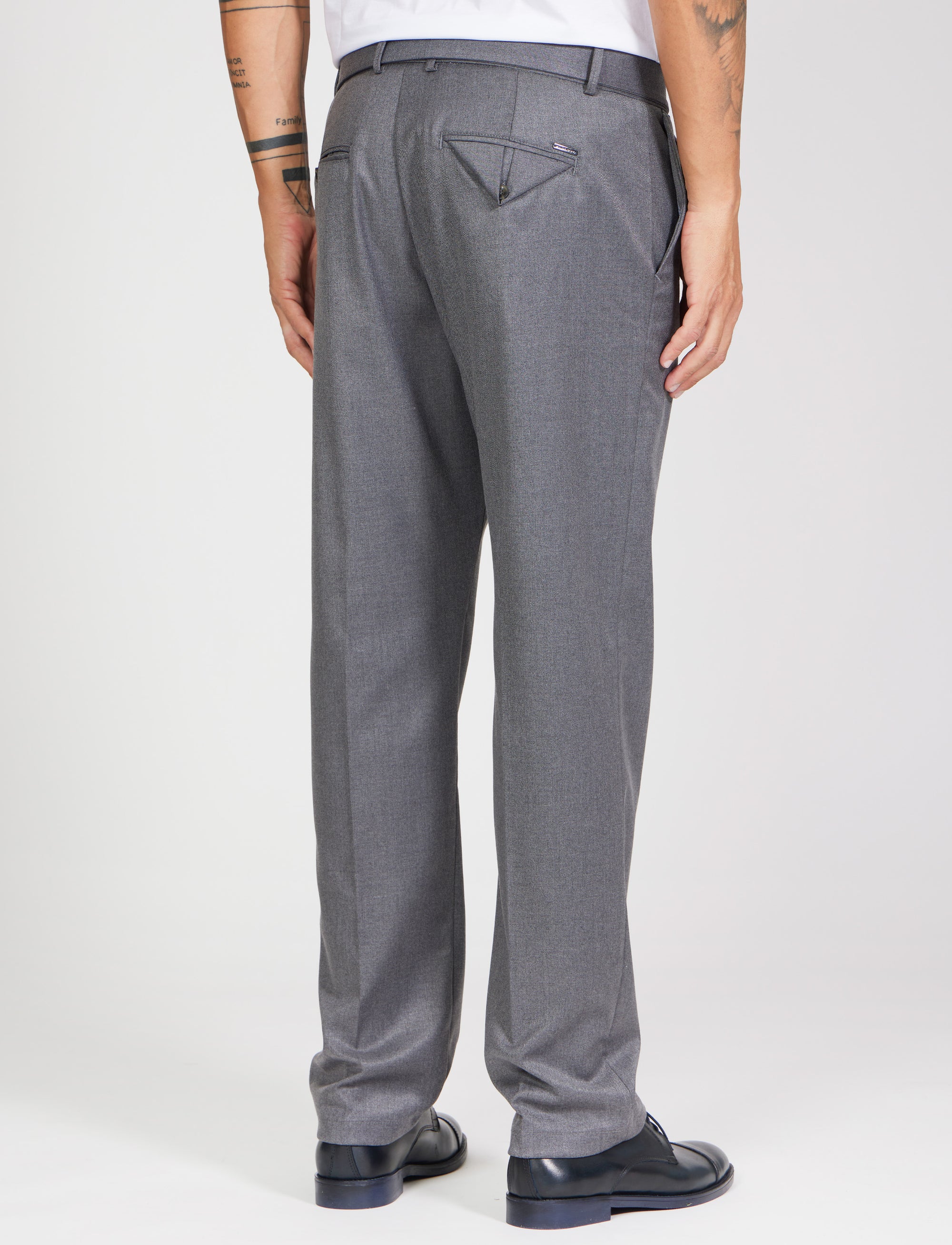 Pantalone fresco di lana con cinturino