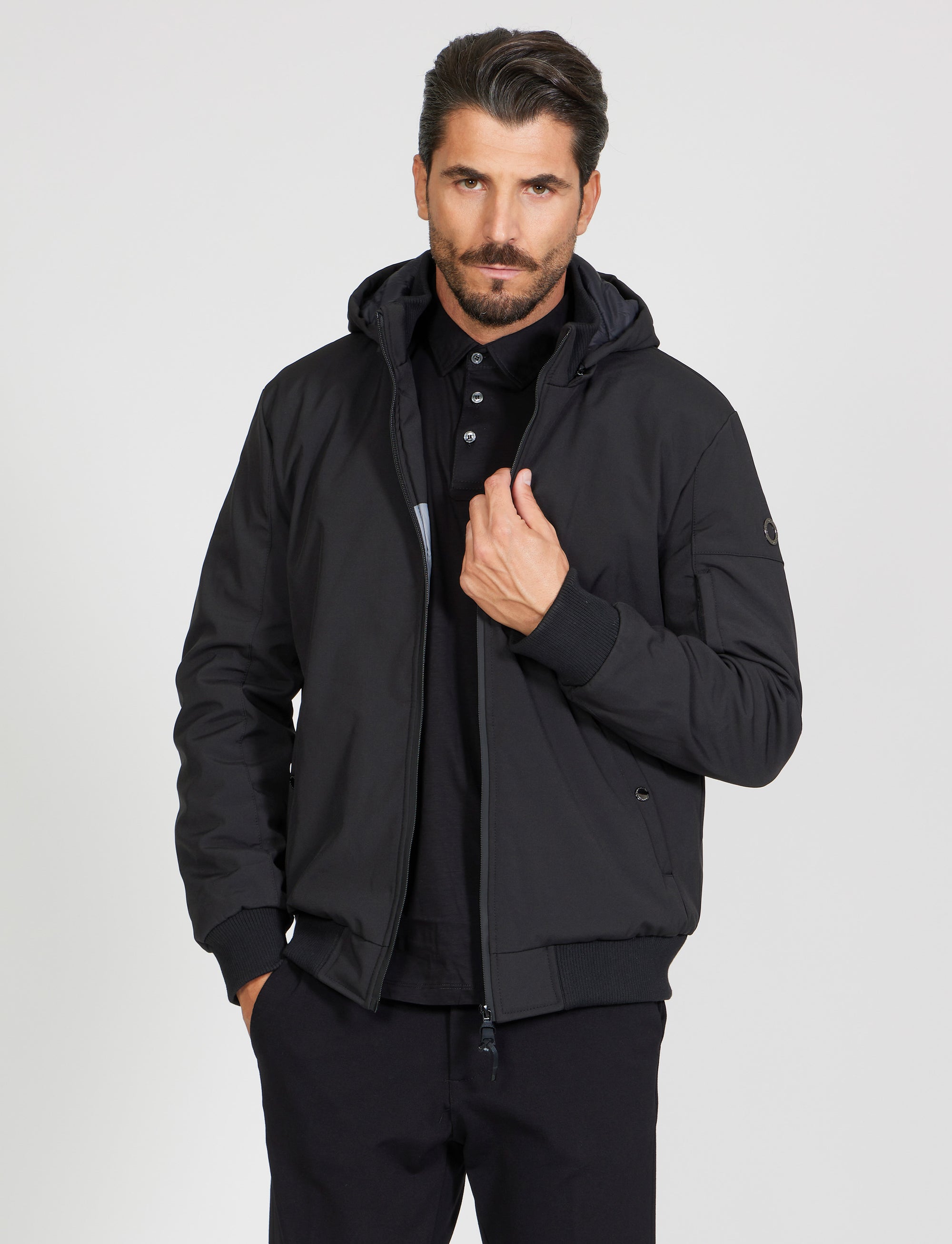 Giubbino con cappuccio estraibile