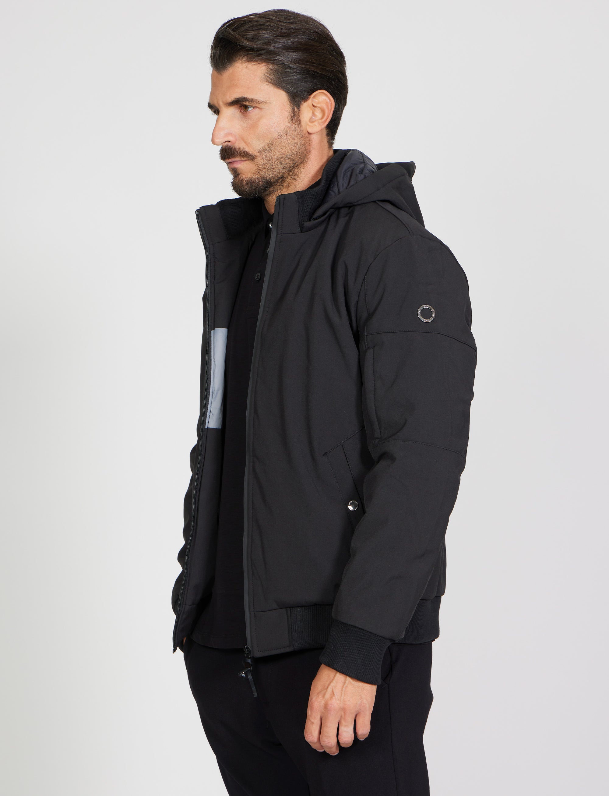 Giubbino con cappuccio estraibile