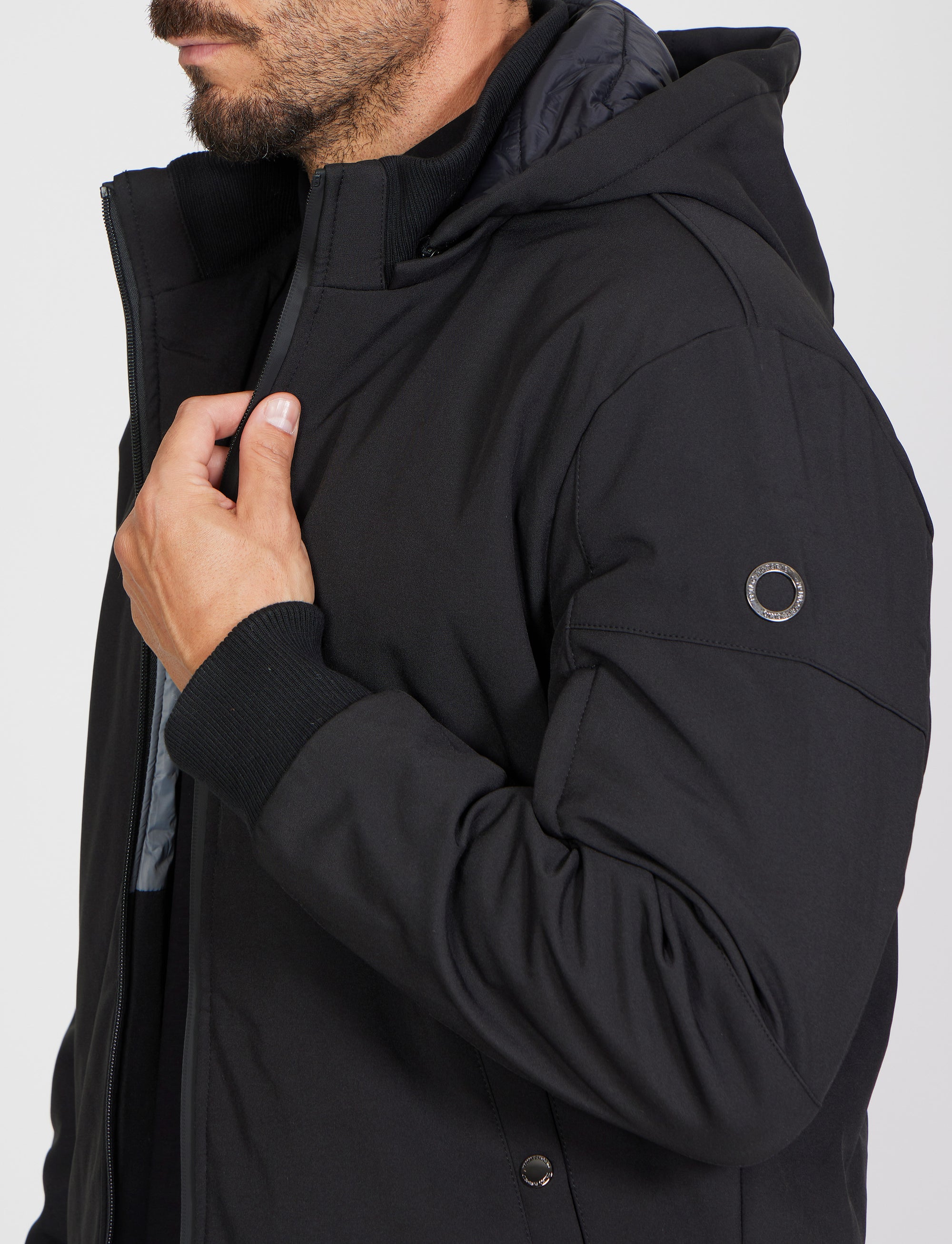 Giubbino con cappuccio estraibile