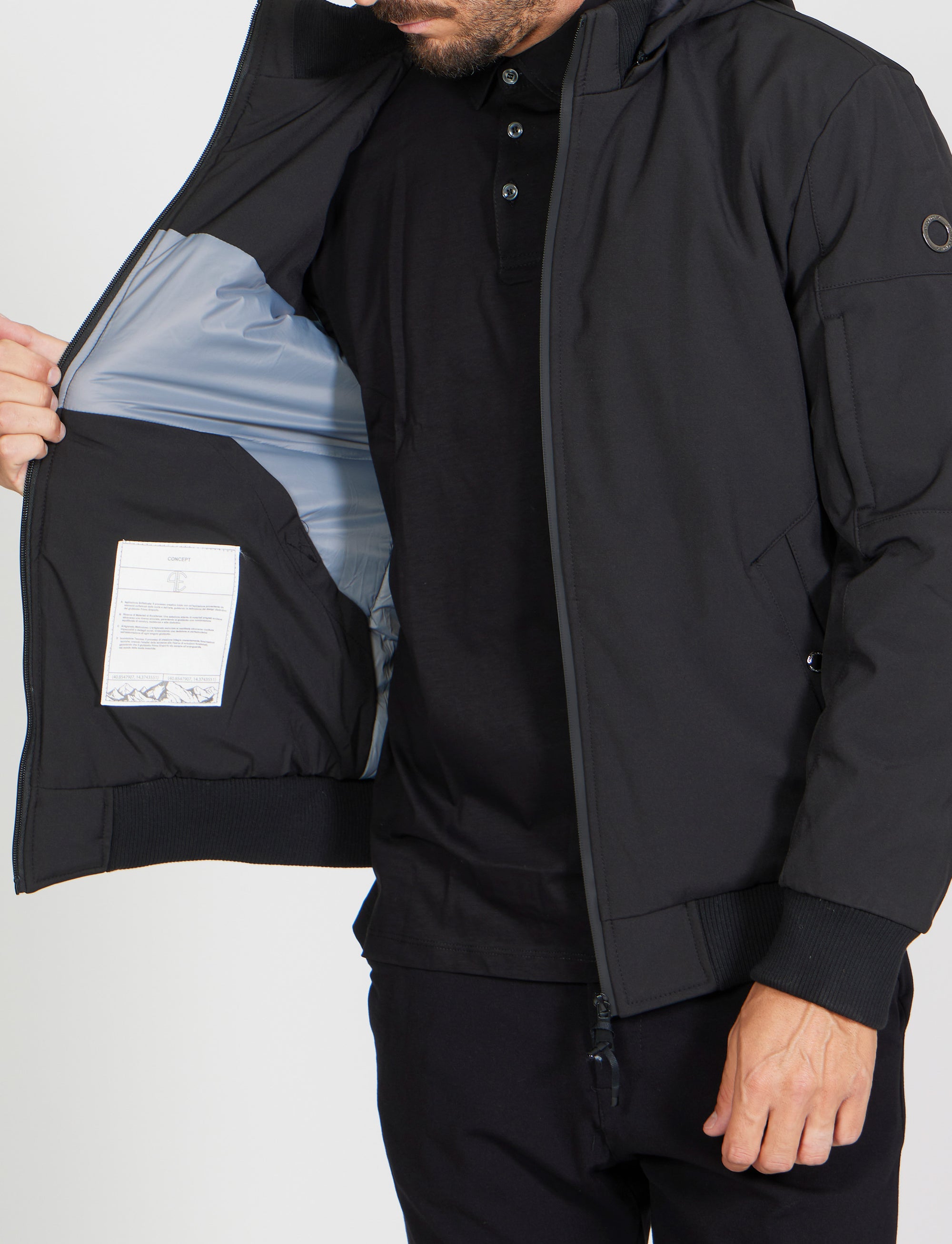 Giubbino con cappuccio estraibile