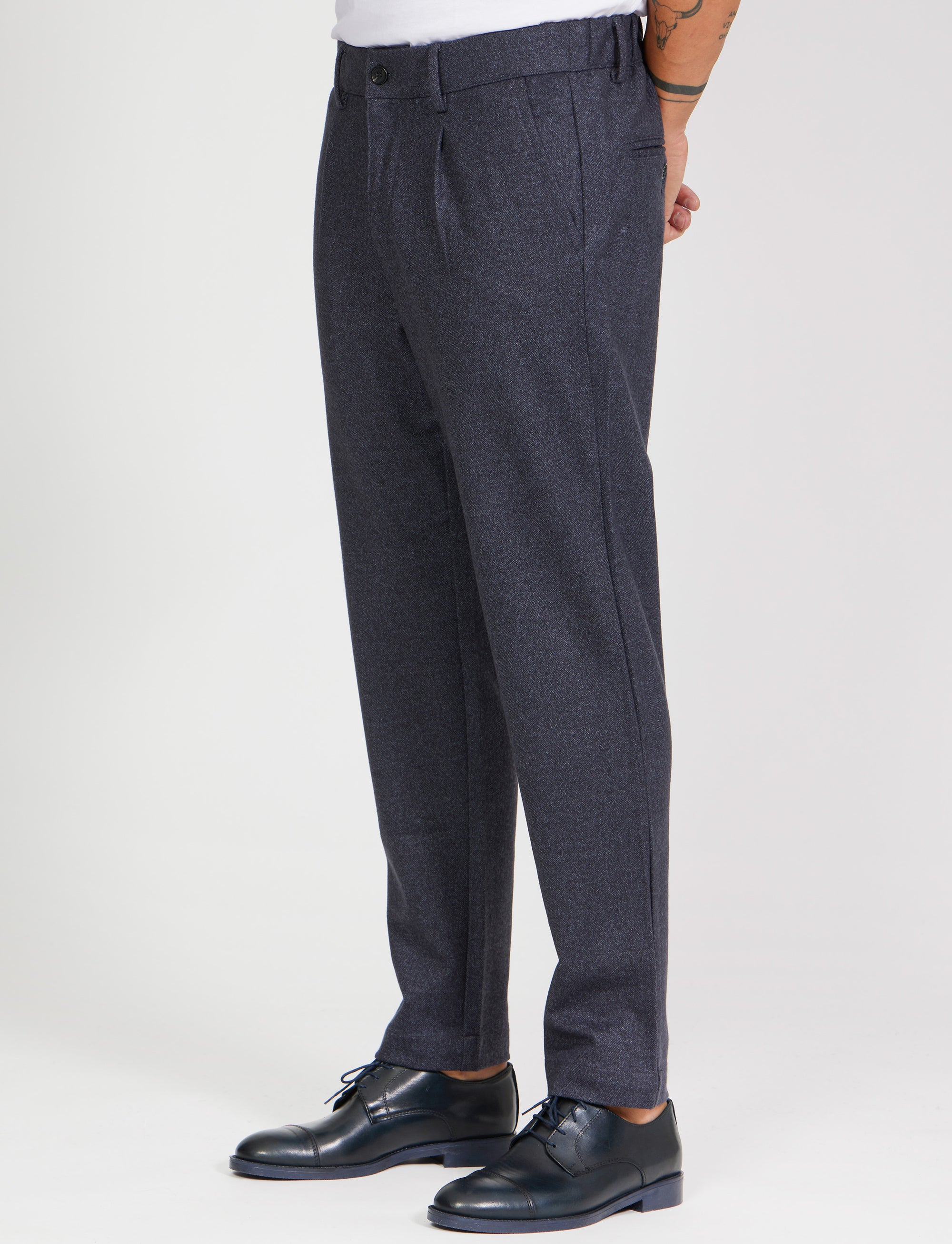 Pantalone punto Milano con micro stampa