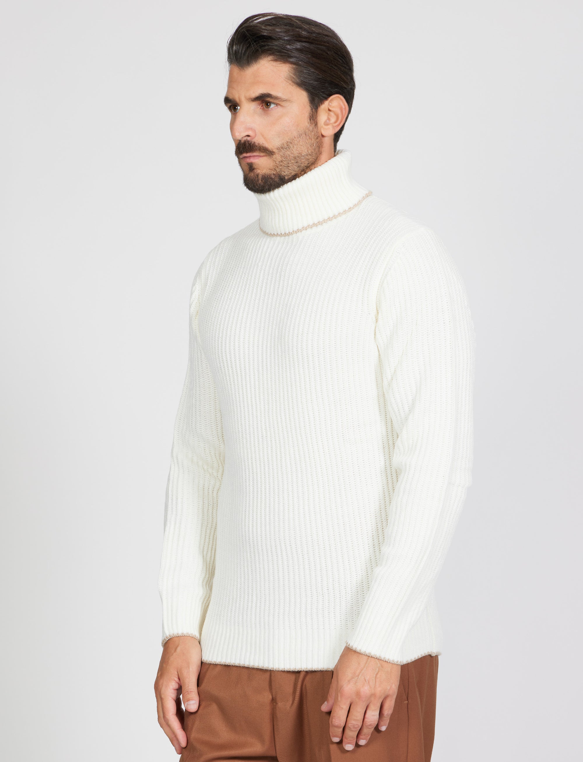 Maglia collo alto in lana