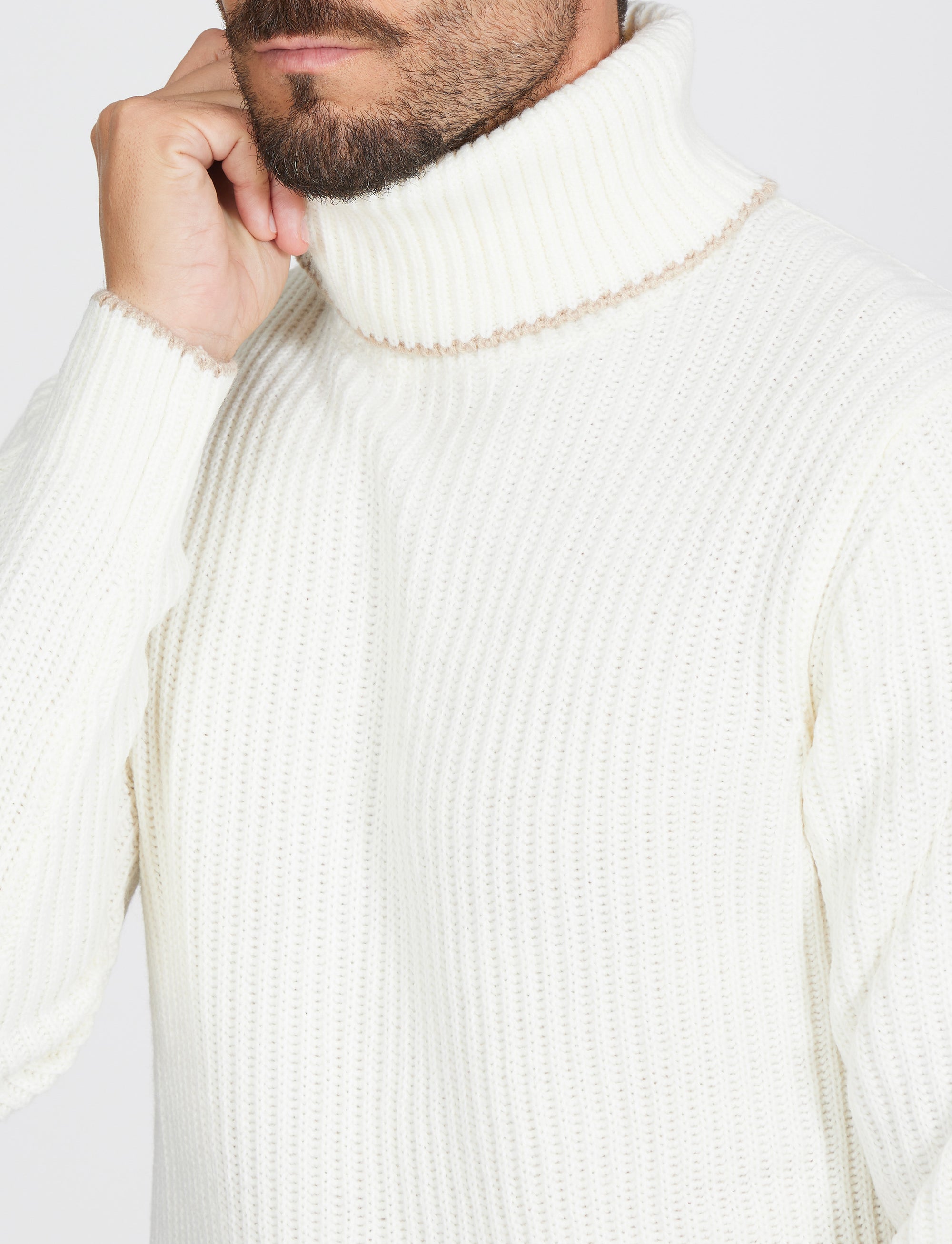 Maglia collo alto in lana