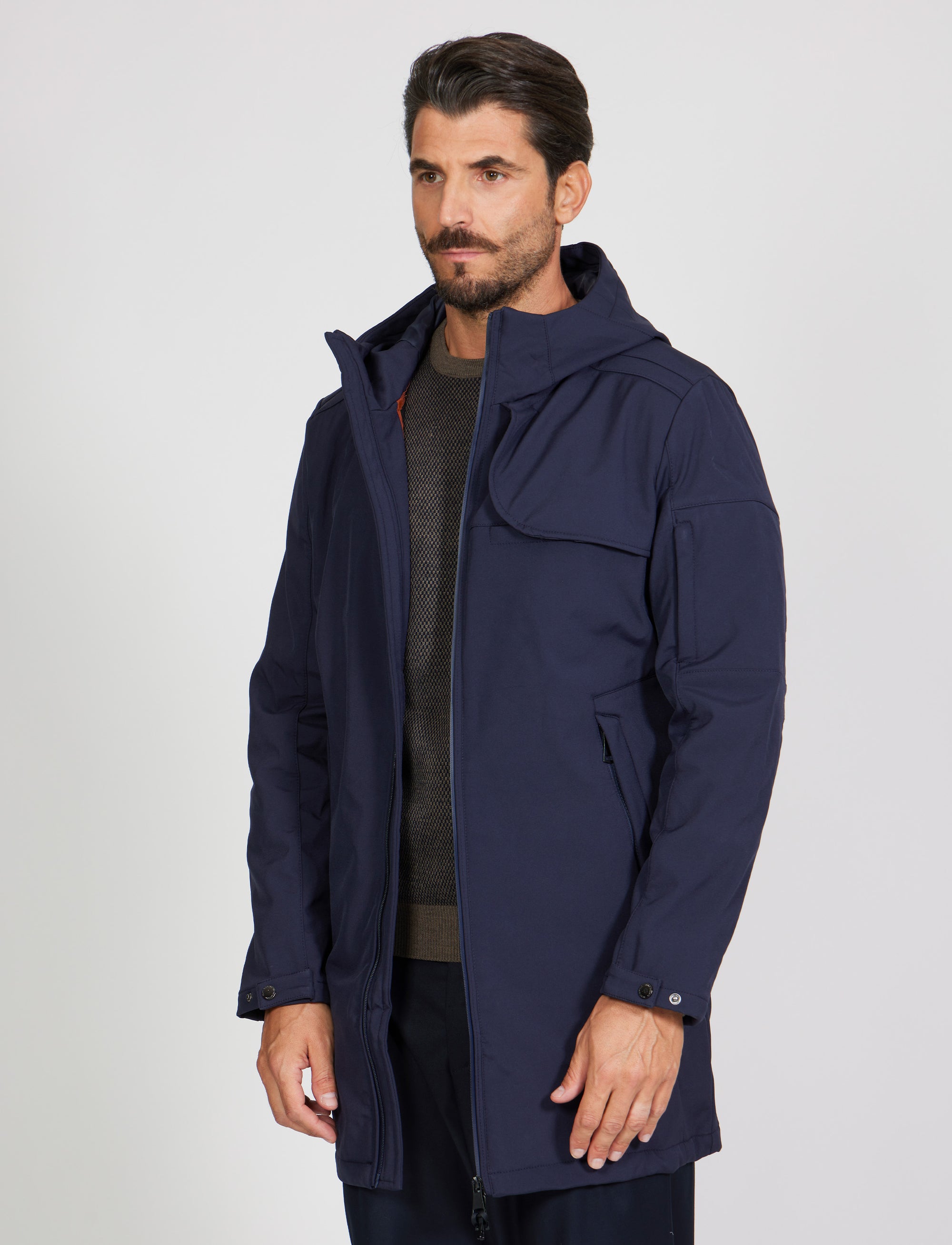 Giubbino lungo con cappuccio