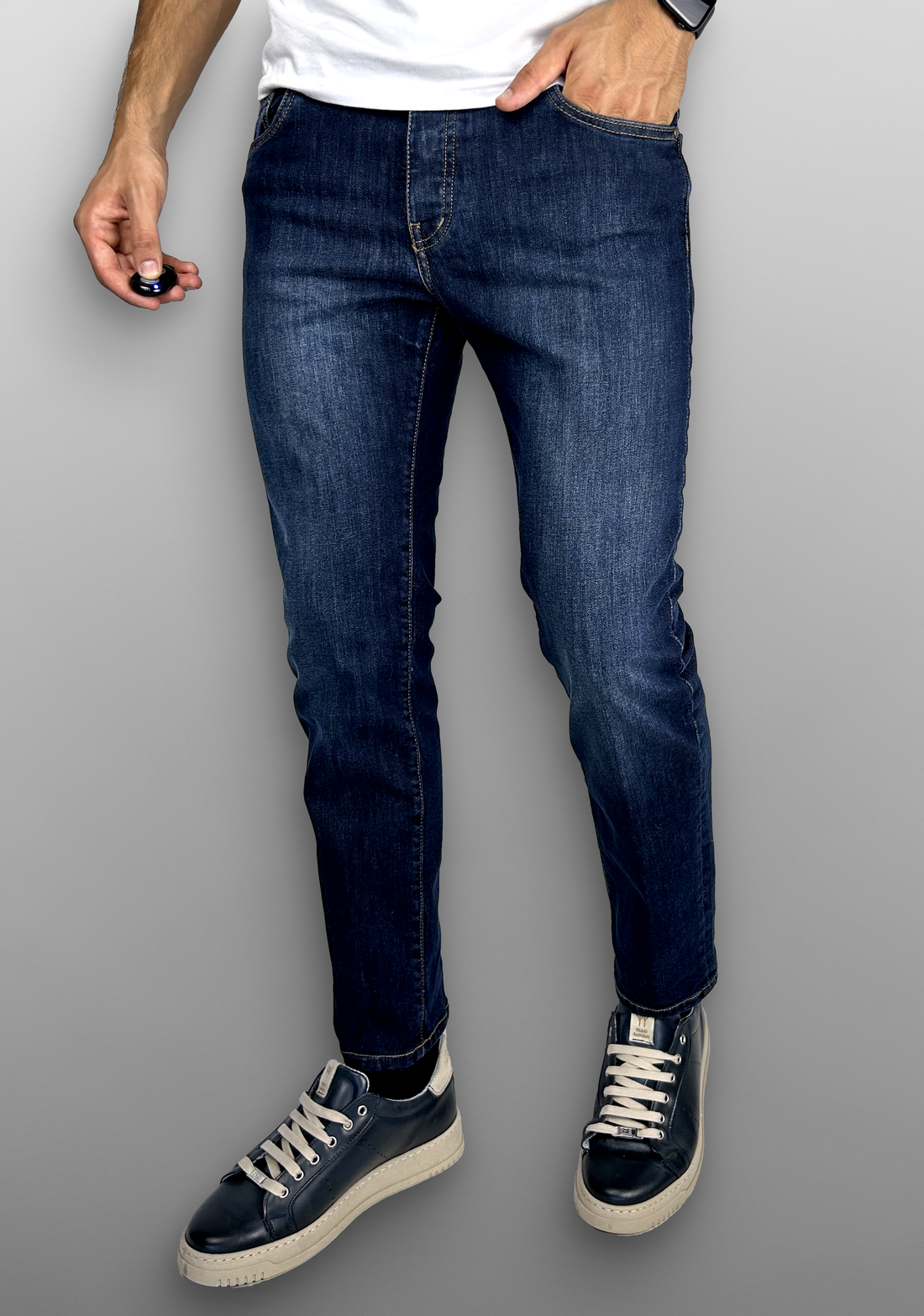 Jeans regular lavaggio medio