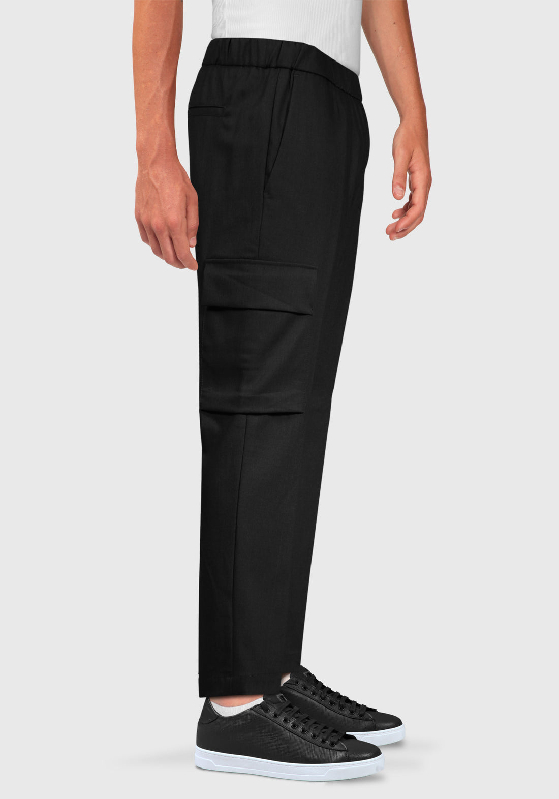 Cool wool trousers with large side pockets - Black