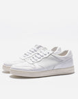 Sneakers bassa con pelle forata