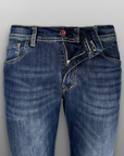 Jeans regular lavaggio con baffi