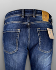 Jeans regular lavaggio medio