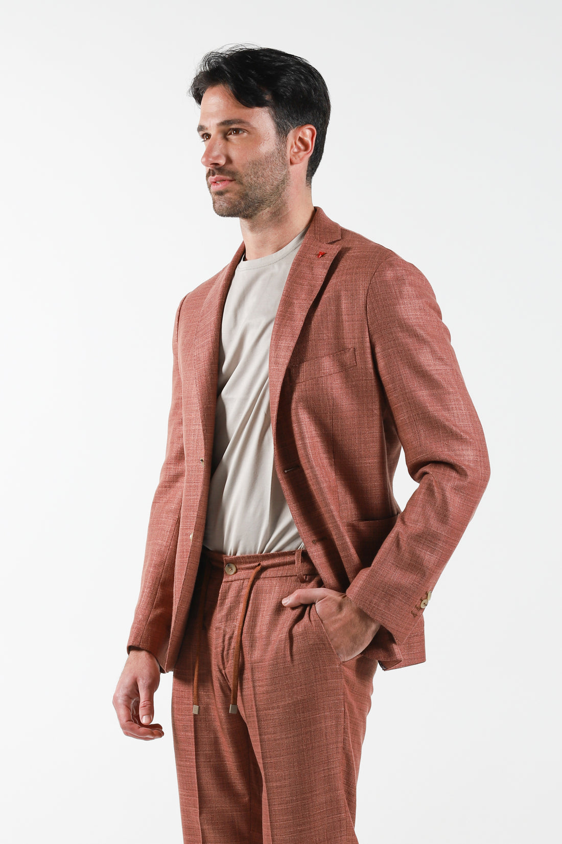 Single-breasted linen-effect suit in the color of Tegola