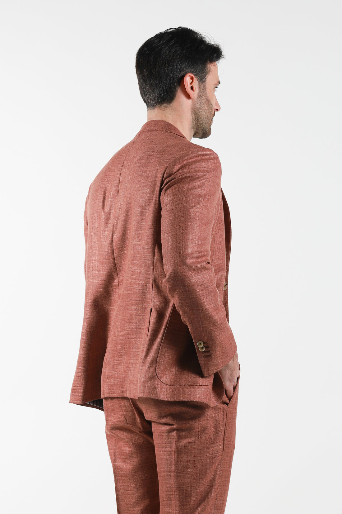 Single-breasted linen-effect suit in the color of Tegola